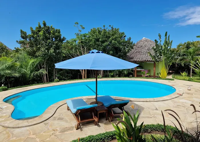 Paradiesische Villa Maisha Mazuri Mit Pool. Terrasse Und Personal